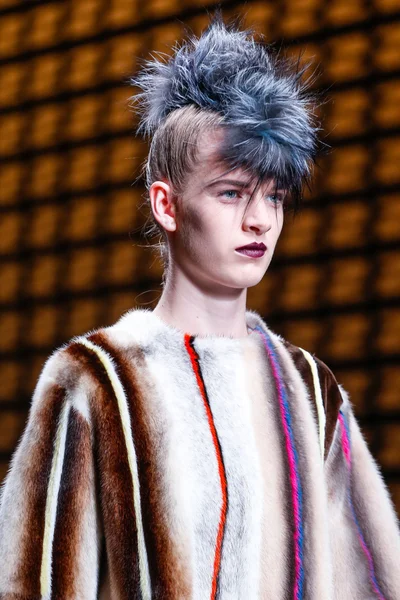 Look 1
